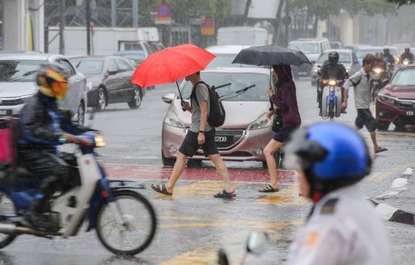 The Malaysian Meteorological Department (MetMalaysia), in a statement, said that the affected areas are all of Kuala Lumpur and Putrajaya, while in Selangor it involves Hulu Selangor, Klang, Gombak, Petaling, Kuala Langat, Hulu Langat and Sepang.The Malaysian Meteorological Department (MetMalaysia), in a statement, said that the affected areas are all of Kuala Lumpur and Putrajaya, while in Selangor it involves Hulu Selangor, Klang, Gombak, Petaling, Kuala Langat, Hulu Langat and Sepang. — Picture by Farhan Najib