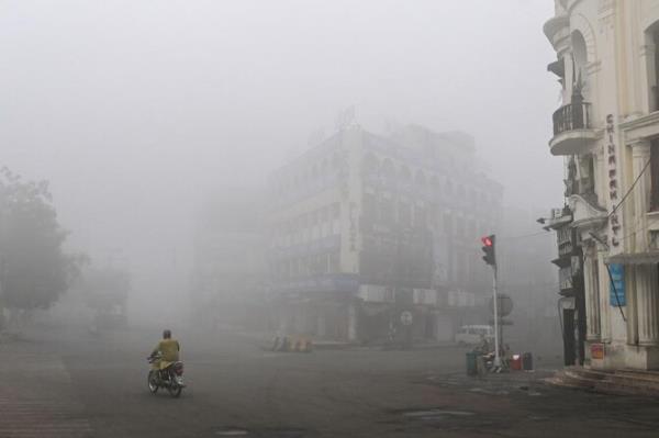 Pakistani province declares health emergency due to smog and locks down two cities