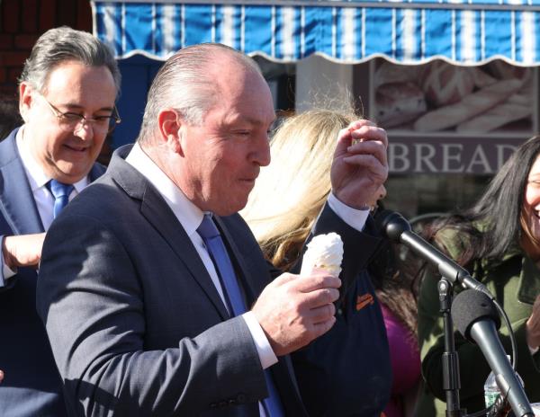 111524 Showing Staten Island Borough President Vito Fossella eating "the" Cup cake, at the Bakery at 405 Arthur Kill Road in Staten Island, NY. Whoopi Goldberg made a dubious Claim after the Owner, Jill Holtermann could not sell her some Cup cakes, after the Boiler had broken. "NYPostinhouse"