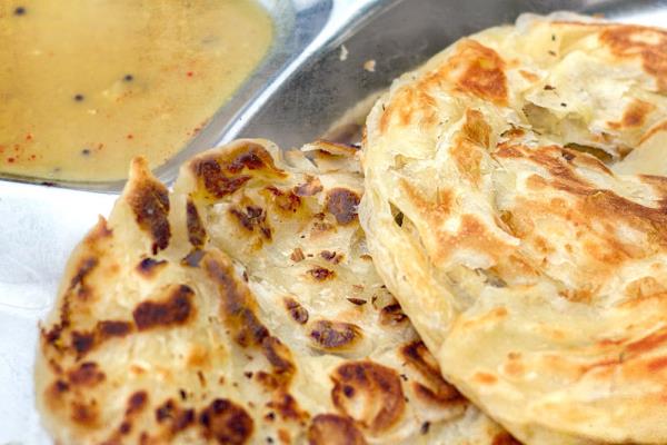 Freshly made 'roti canai' is worth waiting for. — Pictures by CK Lim