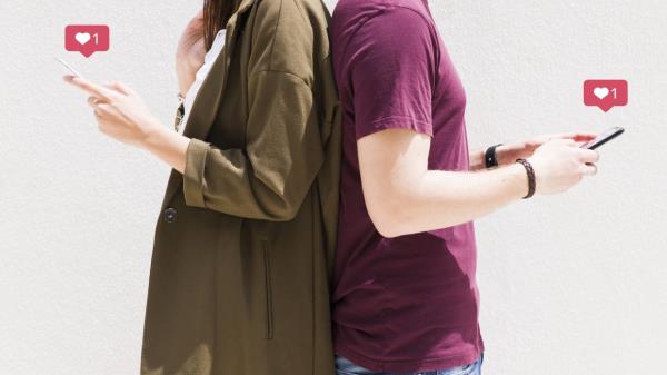 Dating apps are shrinking in appeal among singles, with The Eco<em></em>nomist citing a study from research firm Sensor Tower noting a dro<em></em>p in mo<em></em>nthly users from 154 million in 2021 down to 137 million in the second quarter of 2024. — Image by freepik